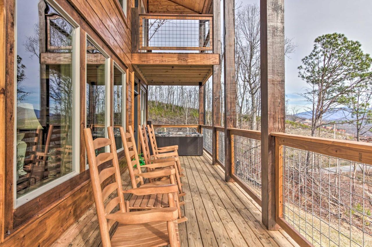 Villa Smoky Mountain Hideaway With Hot Tub, Deck And Views! Gatlinburg Exterior foto